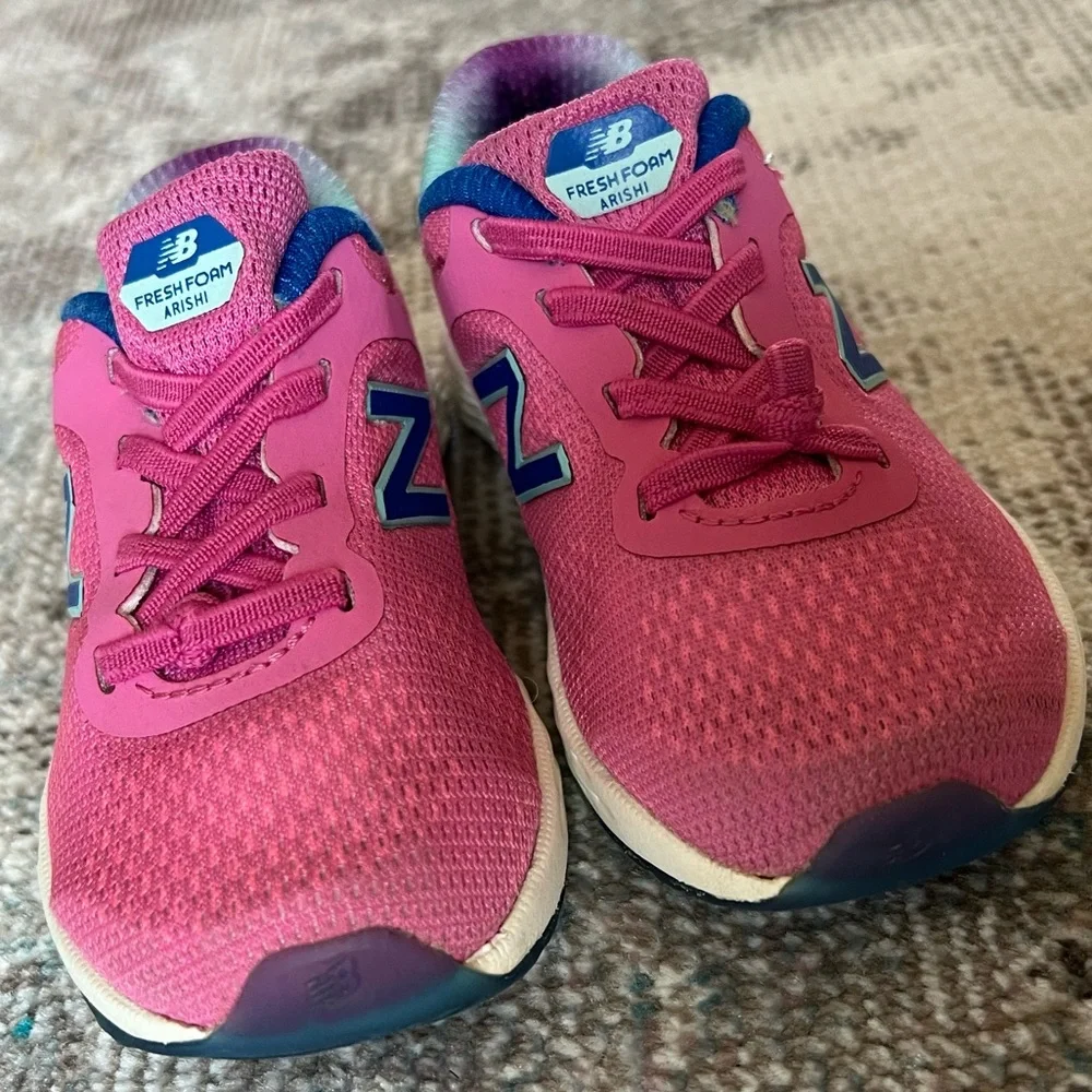 New Balance Toddler girl size 7 pink New Balance sneaker shoe blue details EUC - Picture 4 of 12